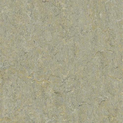 Marmoleum Terra In River Bank
