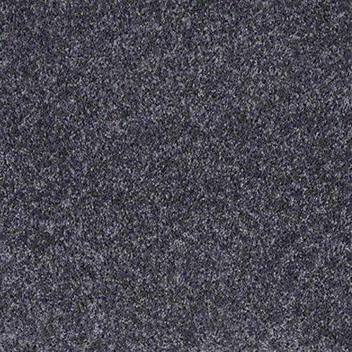 Queens in Straw Carpet