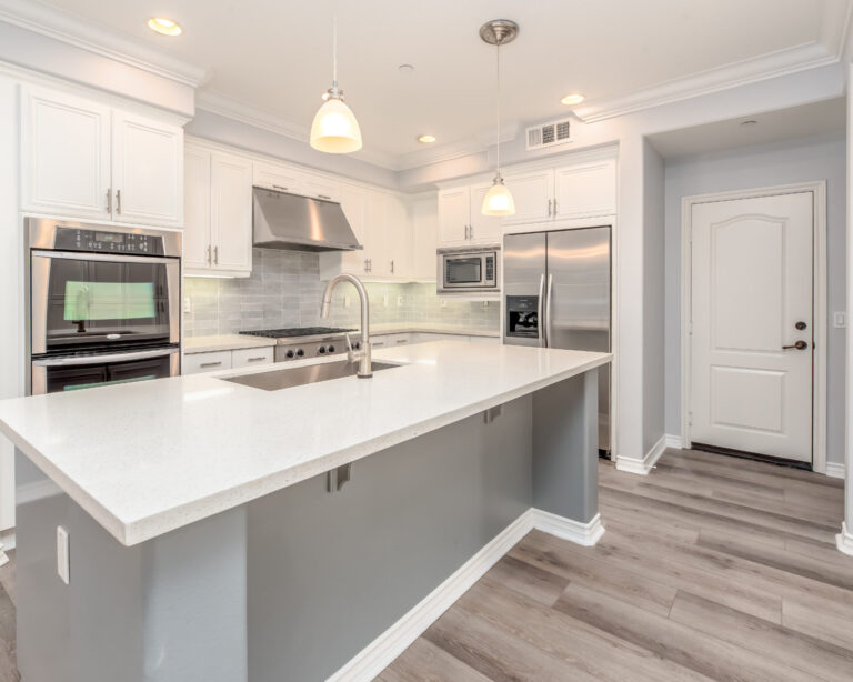 Ceramic tile backsplash for kitchens