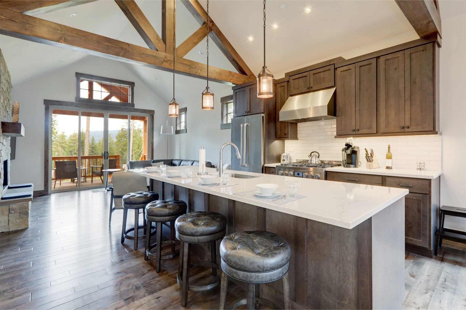 Stain and heat resistant quartz countertop in a Tri-Cities kitchen