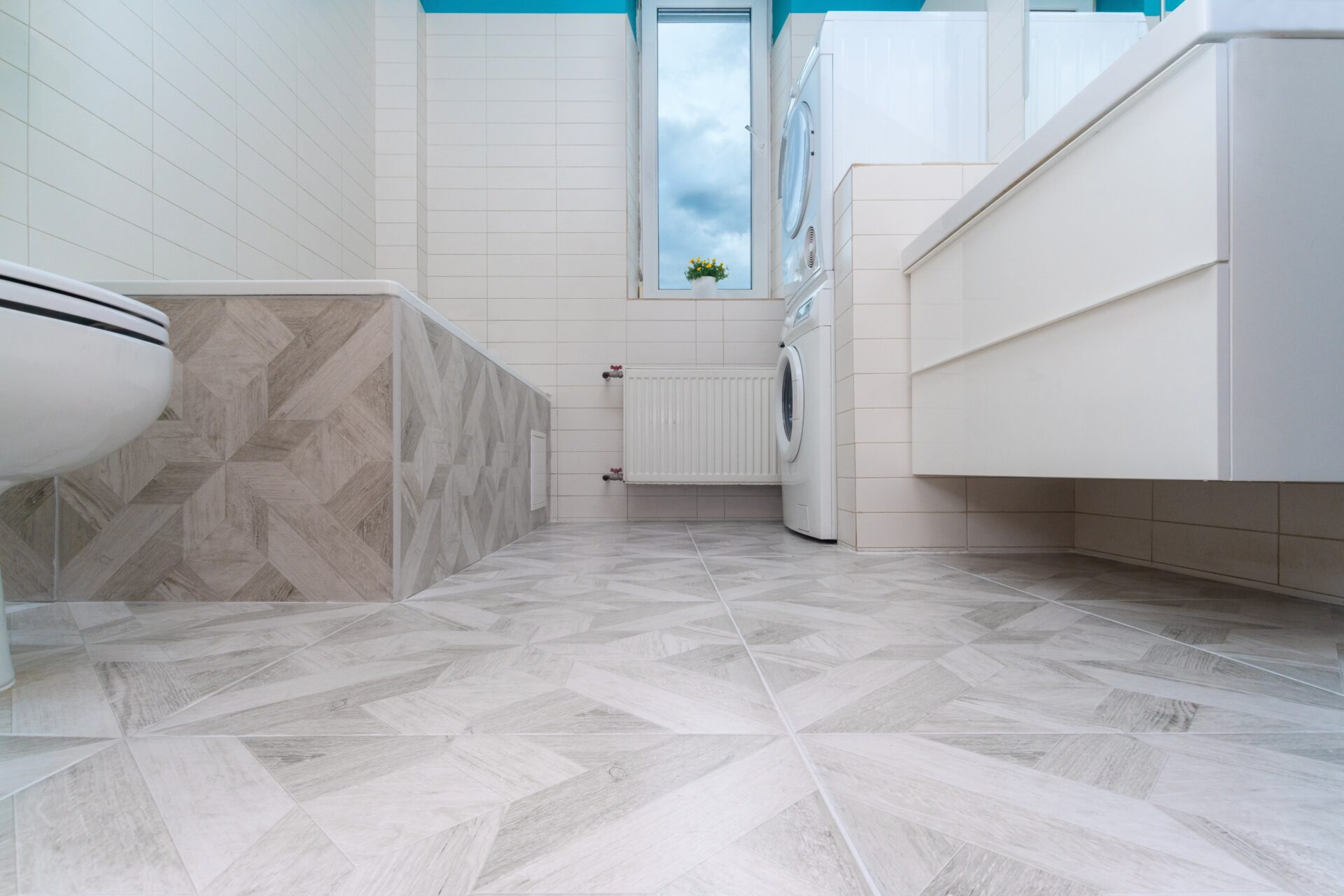 Light, medium and dark tile colors in a Tri-Cities home